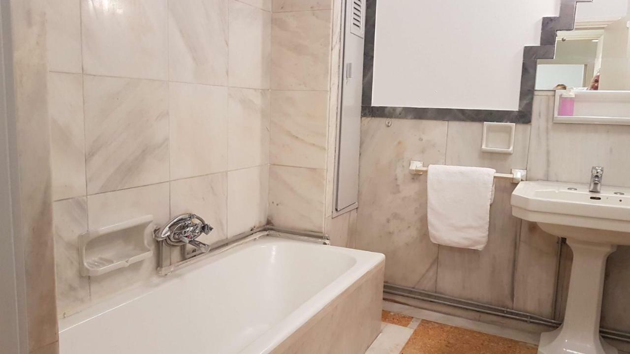 Violet Errathens Apartment - Athens Center, 7 Bd, 3 Bath Esterno foto