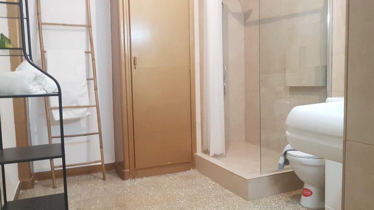 Violet Errathens Apartment - Athens Center, 7 Bd, 3 Bath Esterno foto