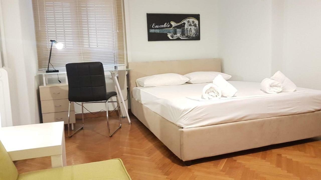 Violet Errathens Apartment - Athens Center, 7 Bd, 3 Bath Esterno foto